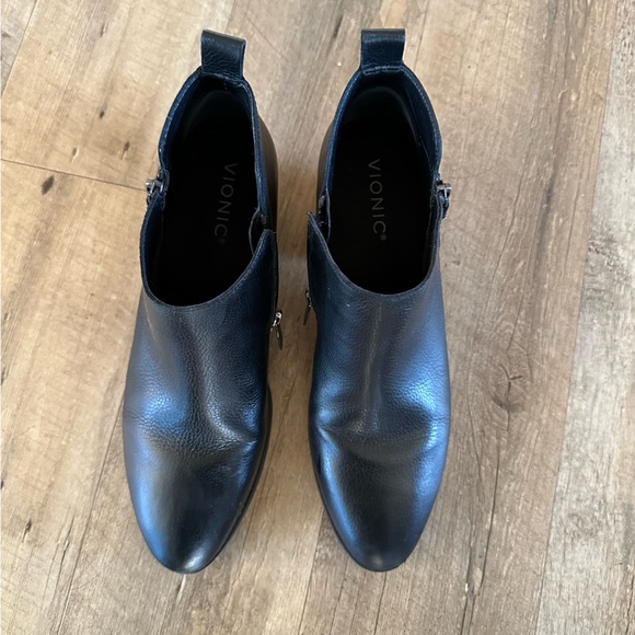 Vionic Women's Cecily Boots - Picture 4 of 12